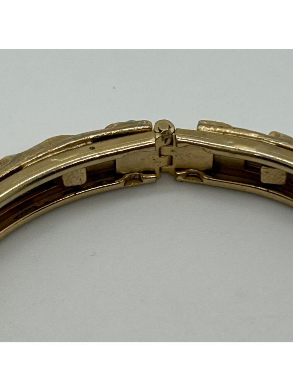 Vintage Gold-Toned Bracelet Hinged Textured Turquoise-Color Stones Safety Chain - Picture 8 of 16